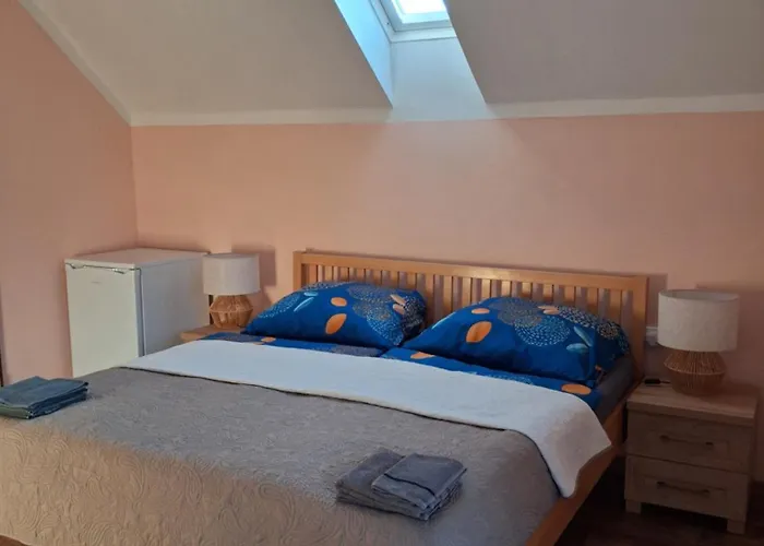 Na Hradcanech 3*